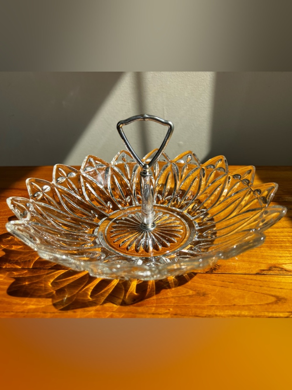 Clear Glass Decorative Two-Tier Handle Serving Dish